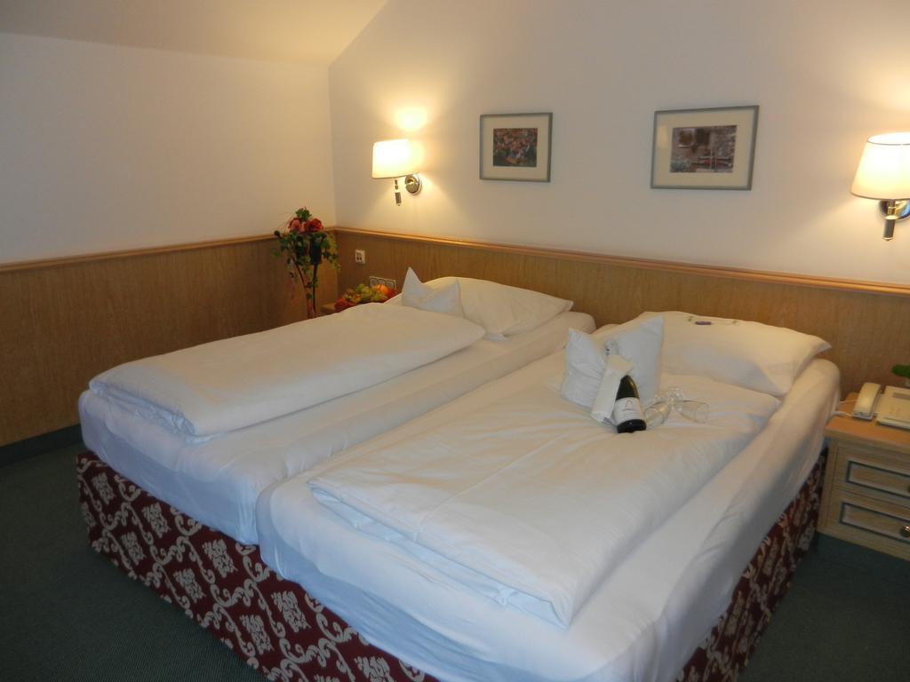 Hotel Am Kofel - Gesundheitszentrum Oberammergau Chambre photo